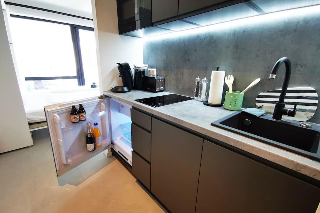Hh 03 By Rockchair - Superhost Status - Modernes Apartment Mit Sonnigem Balkon & Premium Boxspringbetten In Winterhude - Hamburg Top Geheimtipp Buitenkant foto