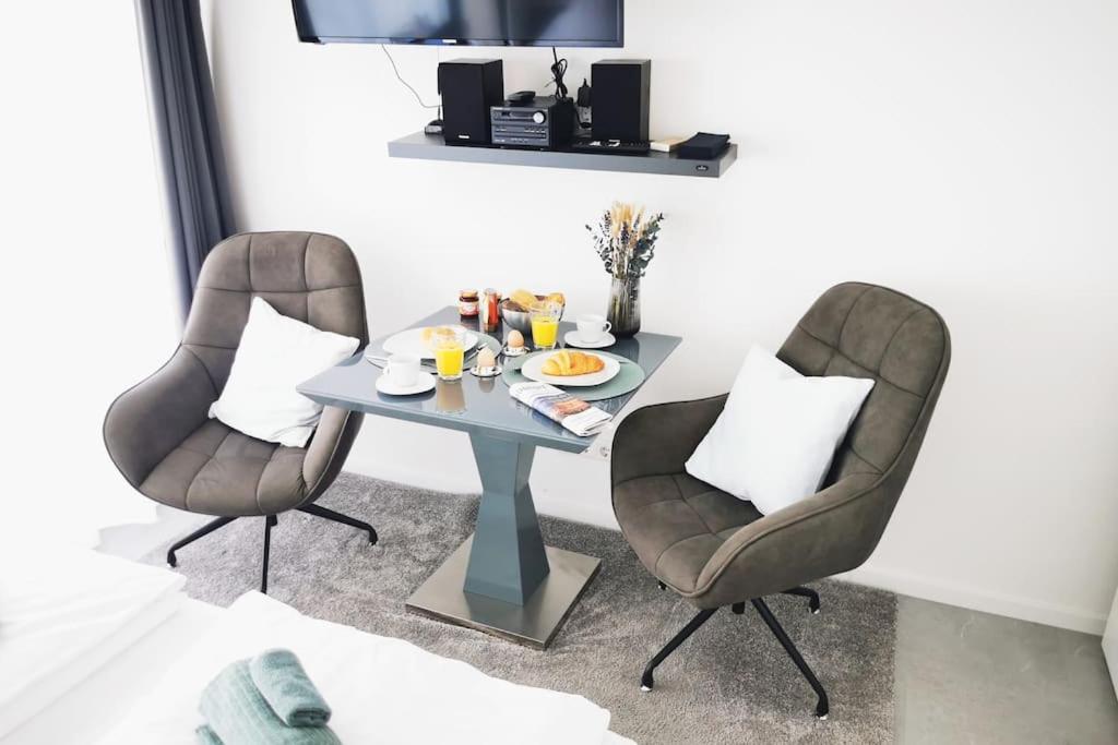 Hh 03 By Rockchair - Superhost Status - Modernes Apartment Mit Sonnigem Balkon & Premium Boxspringbetten In Winterhude - Hamburg Top Geheimtipp Buitenkant foto
