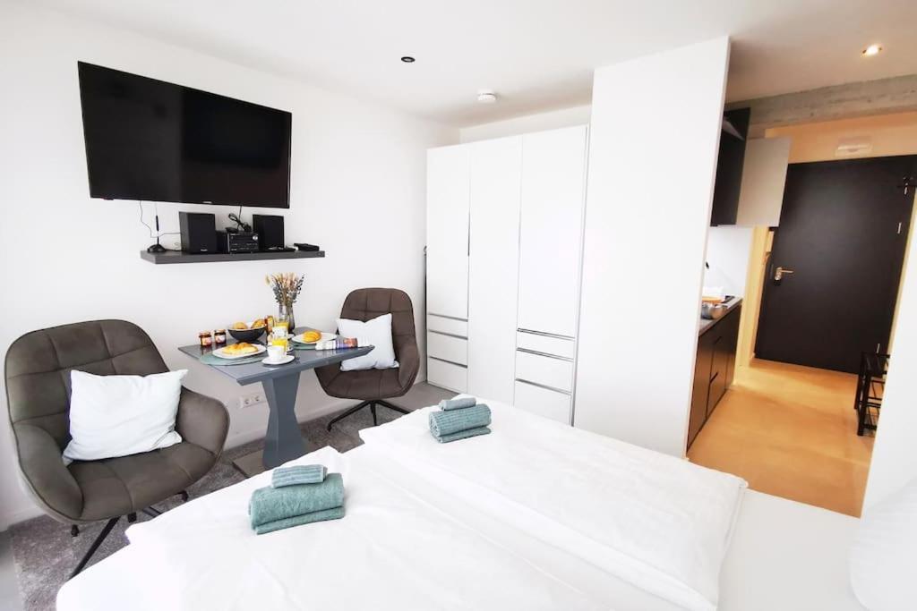 Hh 03 By Rockchair - Superhost Status - Modernes Apartment Mit Sonnigem Balkon & Premium Boxspringbetten In Winterhude - Hamburg Top Geheimtipp Buitenkant foto