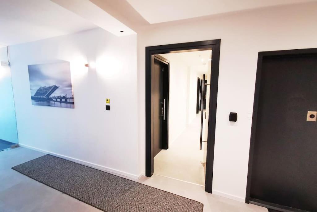 Hh 03 By Rockchair - Superhost Status - Modernes Apartment Mit Sonnigem Balkon & Premium Boxspringbetten In Winterhude - Hamburg Top Geheimtipp Buitenkant foto