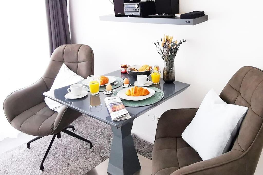 Hh 03 By Rockchair - Superhost Status - Modernes Apartment Mit Sonnigem Balkon & Premium Boxspringbetten In Winterhude - Hamburg Top Geheimtipp Buitenkant foto