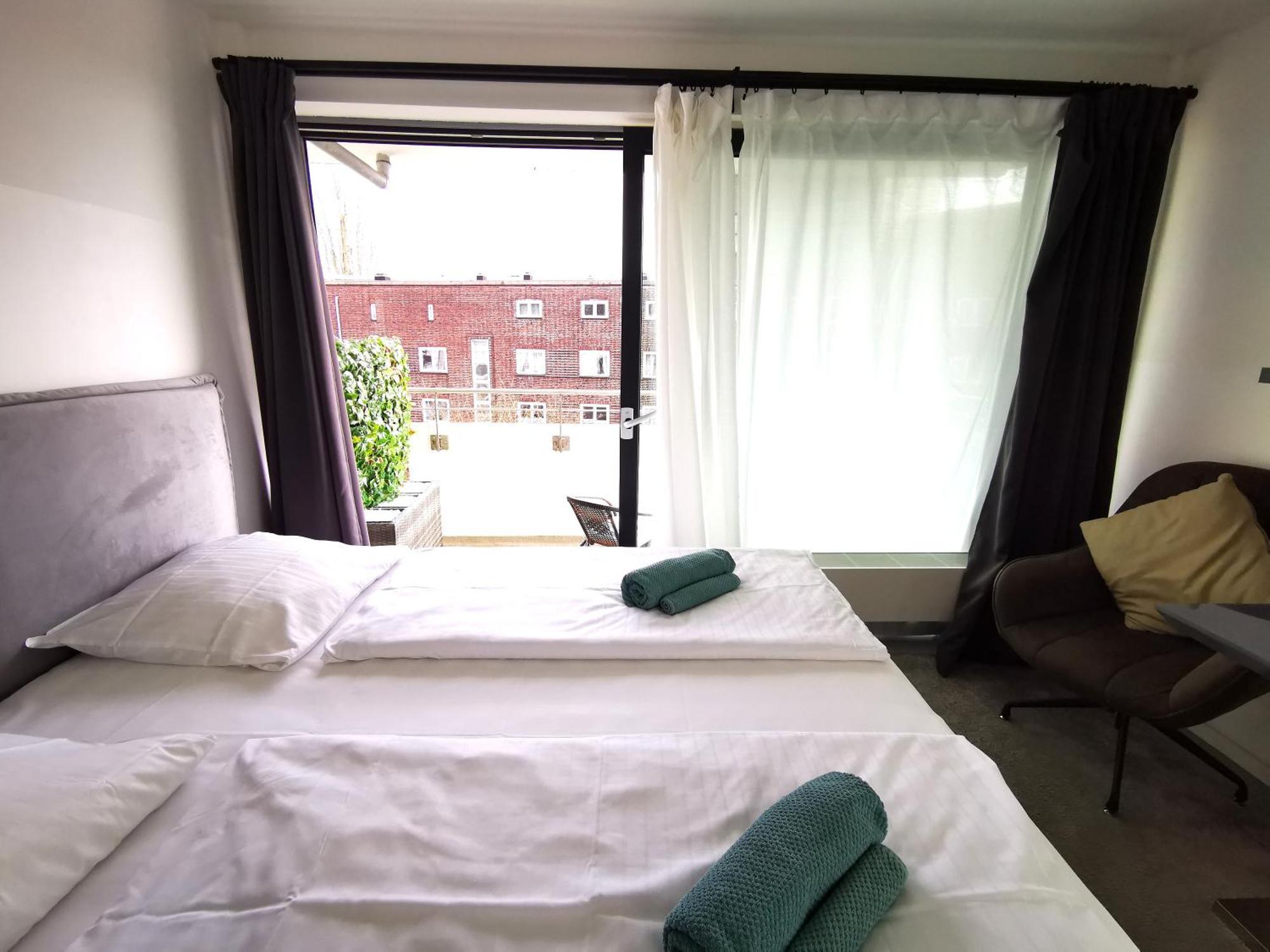 Hh 03 By Rockchair - Superhost Status - Modernes Apartment Mit Sonnigem Balkon & Premium Boxspringbetten In Winterhude - Hamburg Top Geheimtipp Buitenkant foto